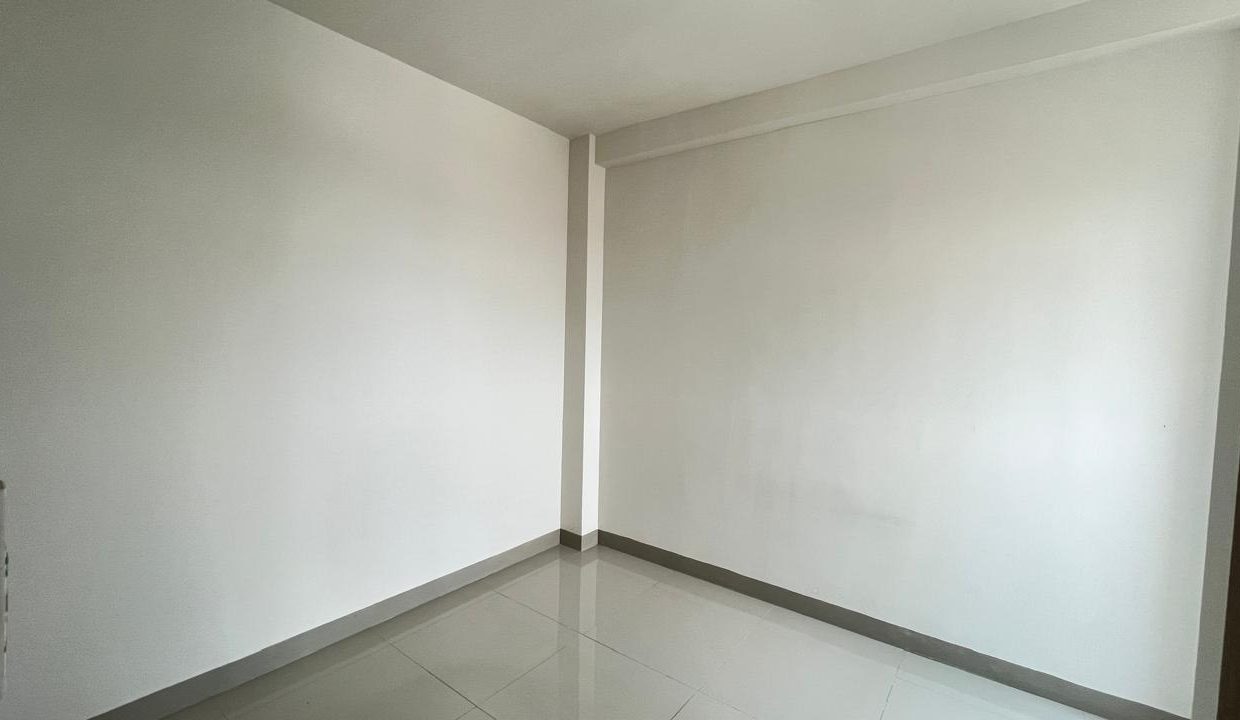 WhatsApp Image 2025-10-06 at 13.22.07 (2)